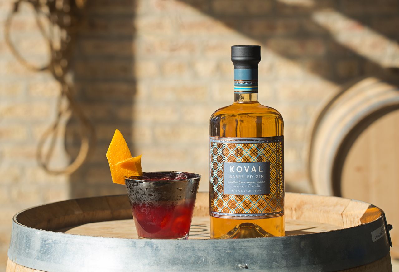 gin_red_cocktail_2-1.jpg gin_red_cocktail_2-1.jpg